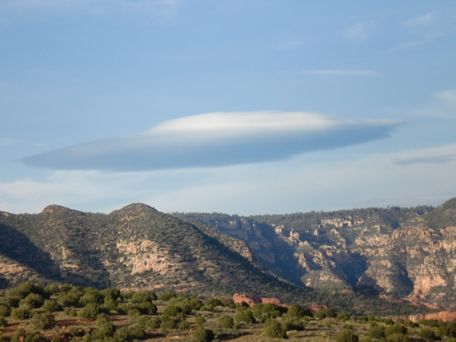 UFOcloud.JPG